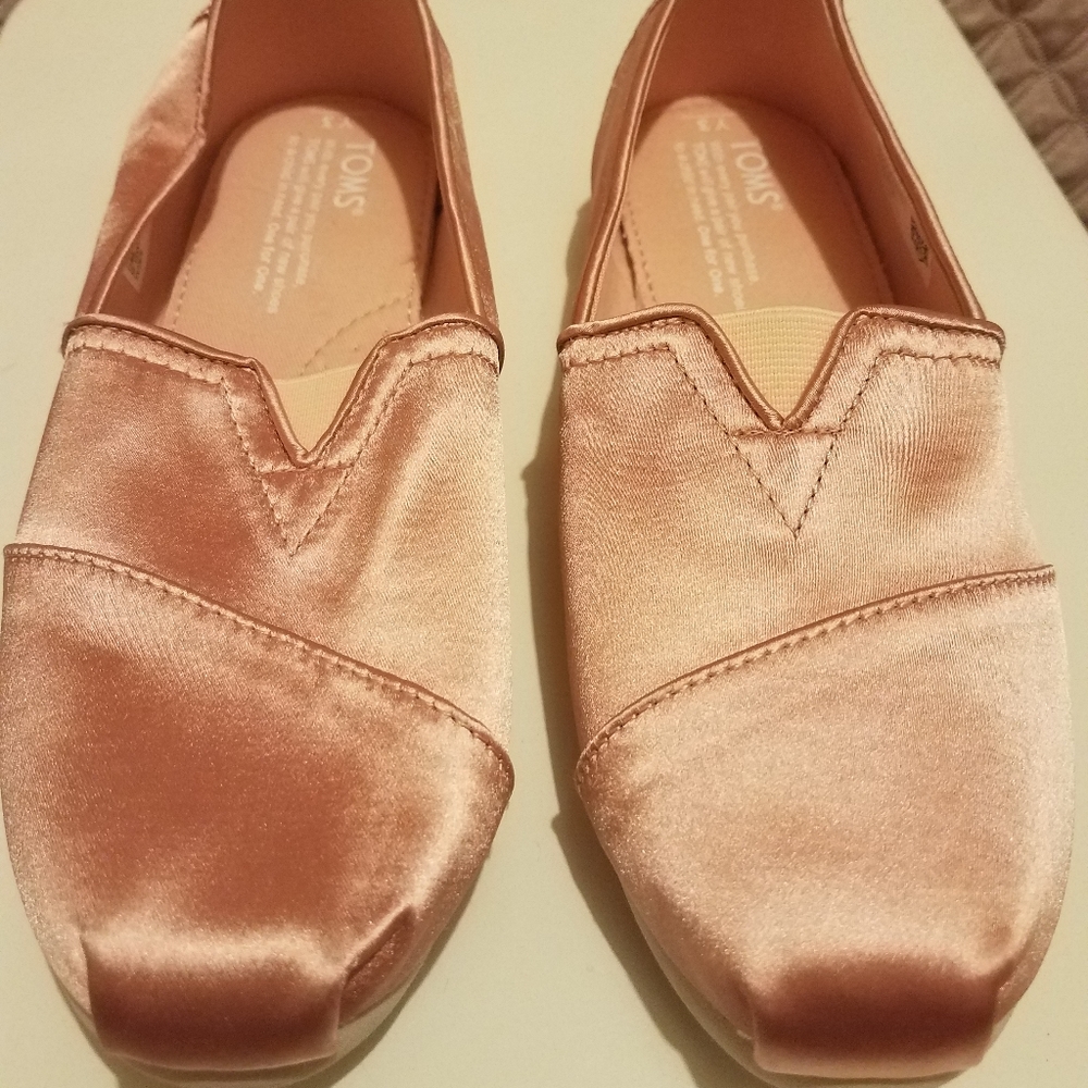 Blush pink satin flats, Toms
